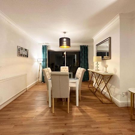 Charming 3-Bedroom Family Home Londra Exterior foto