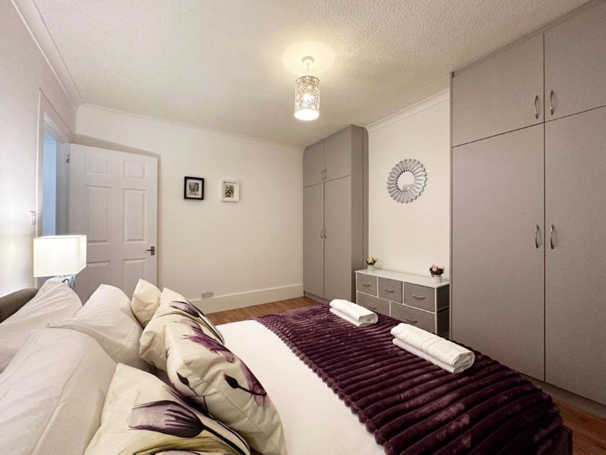 Charming 3-Bedroom Family Home Londra Exterior foto