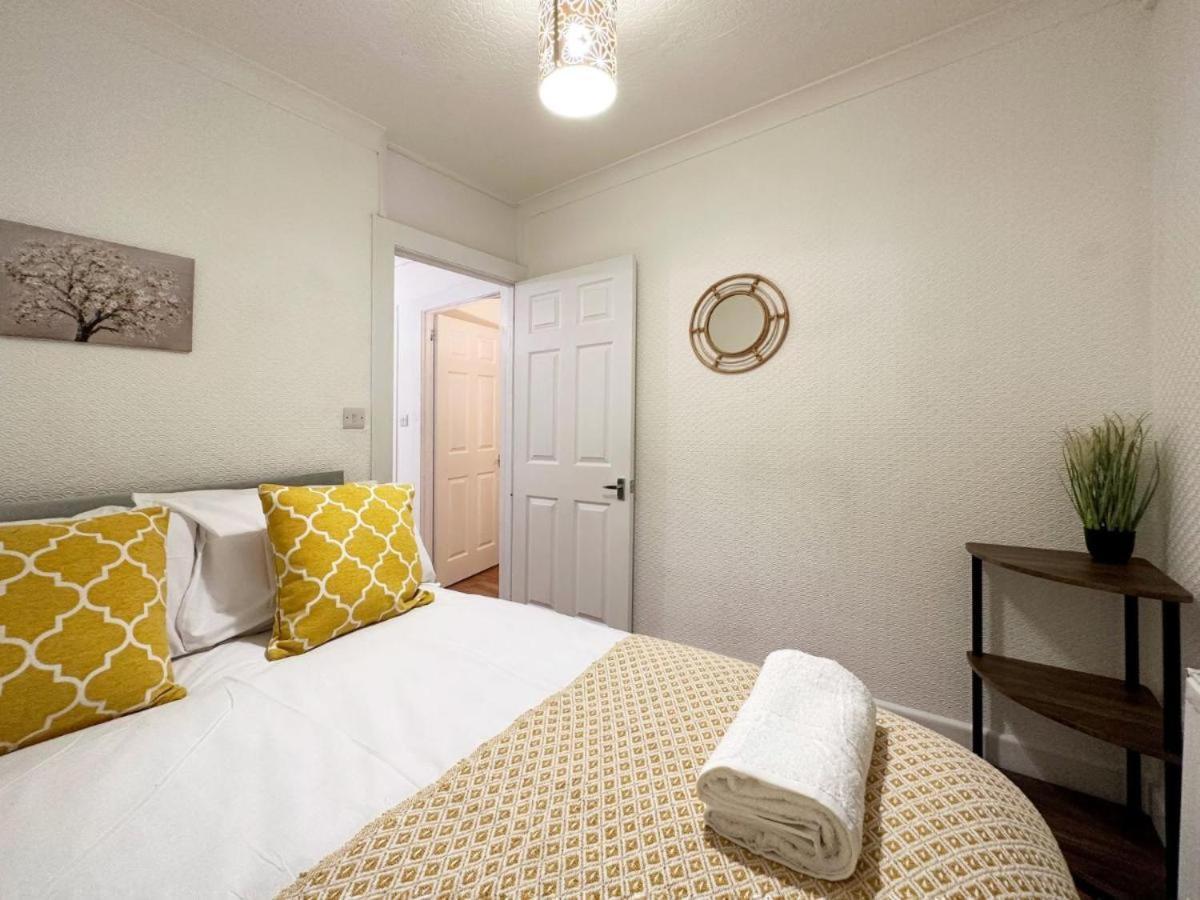 Charming 3-Bedroom Family Home Londra Exterior foto